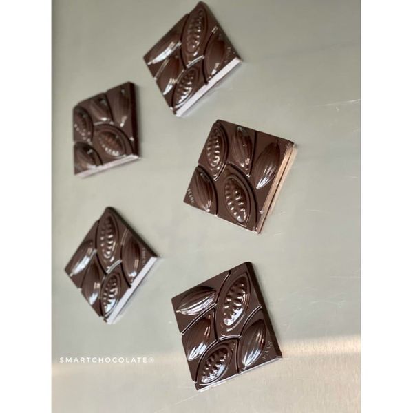 Шоколад без цукру та молока натуральний «Праліне-Фундук», 75 г, AUGUST фото