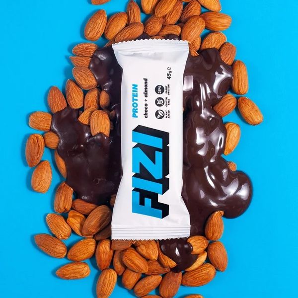 Батончик протеїновий натуральний без цукру «Мигдаль-Шоколад», 45 г, FIZI фото