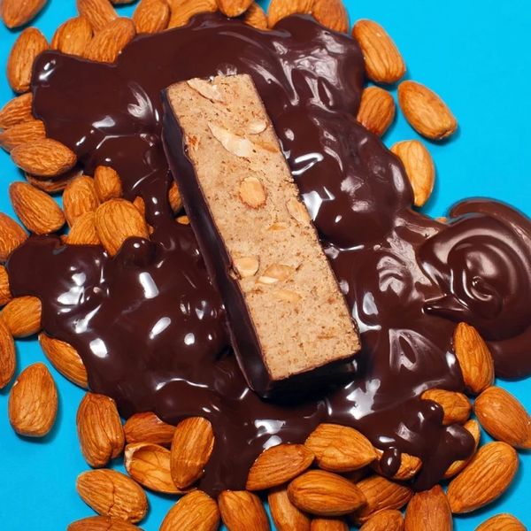 Батончик протеїновий натуральний без цукру «Мигдаль-Шоколад», 45 г, FIZI фото