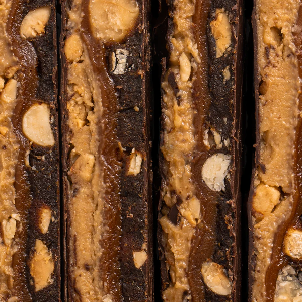 Батончик шоколадный натуральный без сахара «Фундук-Карамель», 45 г, FIZI фото