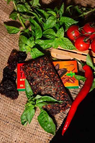 Керобовий шоколад із в'яленими томатами, перцем чилі базиліком, без кофеїну, без цукру, 55 г, Manteca фото